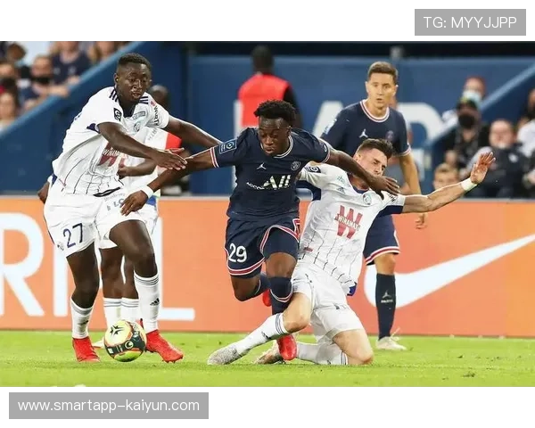 法甲二十轮巴黎圣日耳曼客场作战,新中卫搭档默契度受考验 法甲二十轮巴黎圣日耳曼客场作战,新中卫搭档默契度受考验